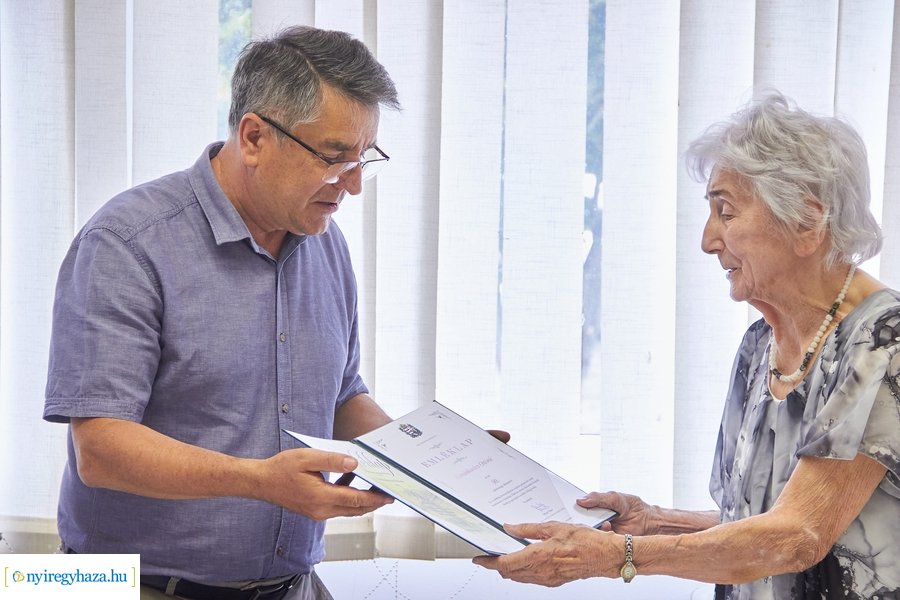 Szépkorú köszöntése Románkovics Ottóné