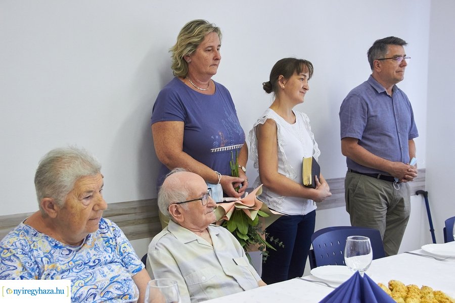 Szépkorú köszöntése Románkovics Ottóné