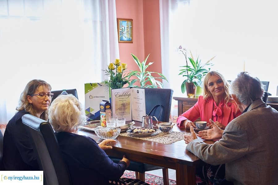 Szépkorú köszöntése - Schimnoutz István