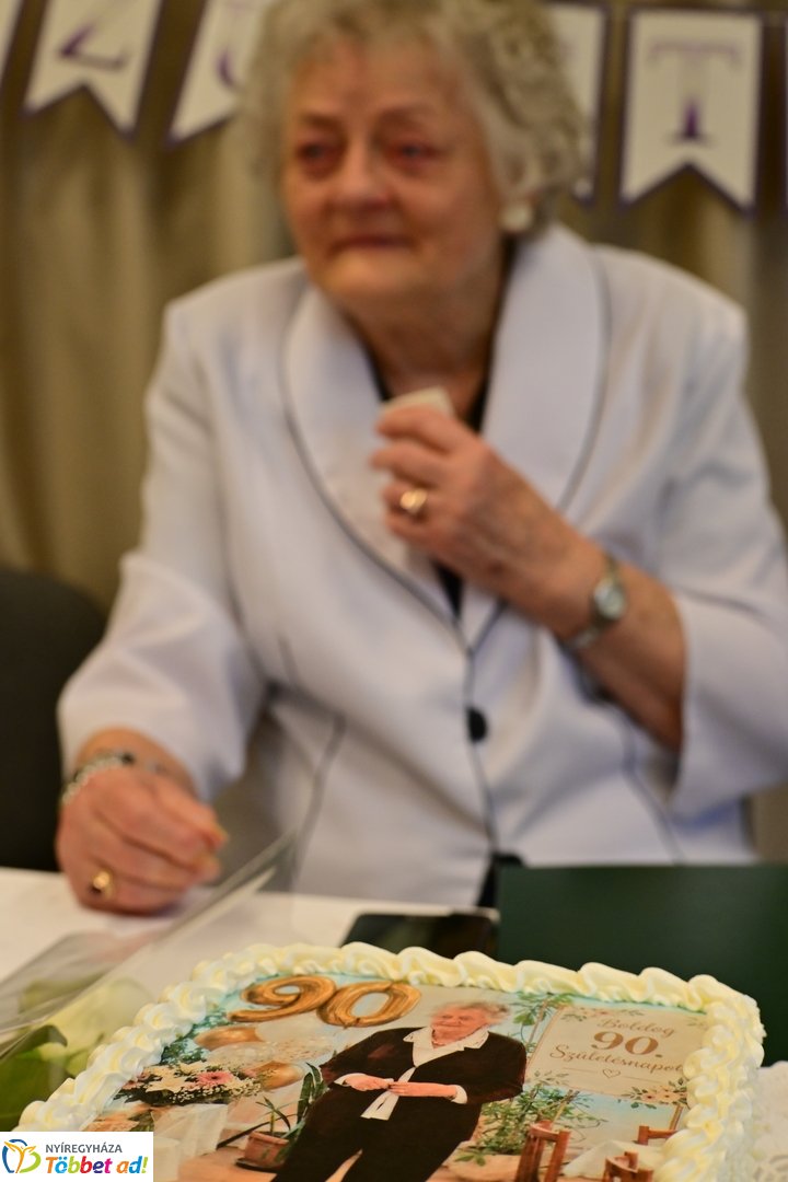 Szépkorú köszöntése Sebestyén Józsefné