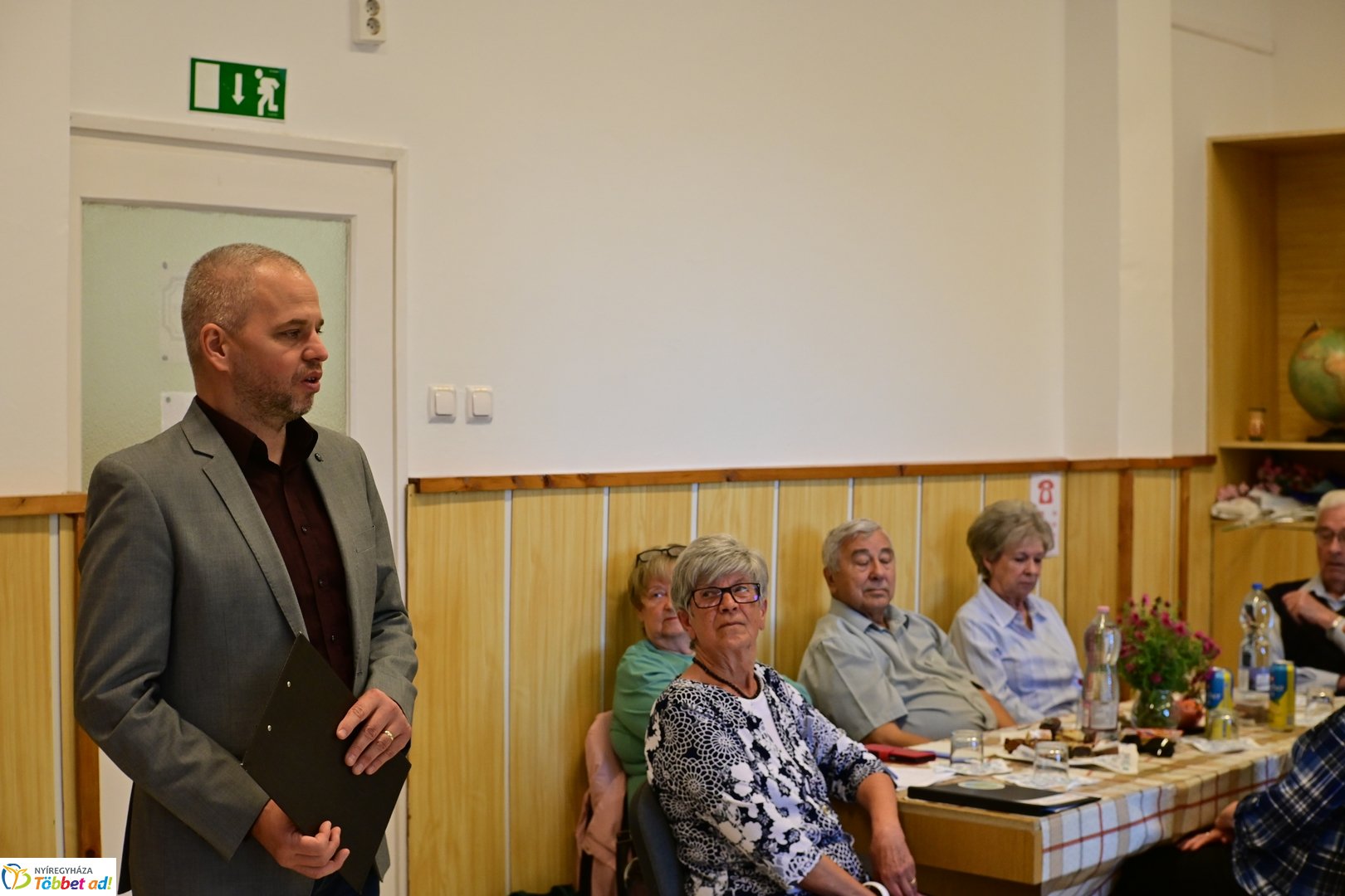 Szépkorú köszöntése Sebestyén Józsefné