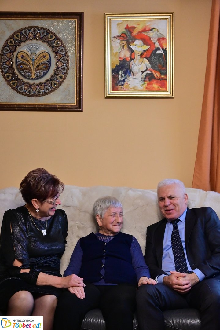 Szépkorú köszöntése - Szabó Györgyné