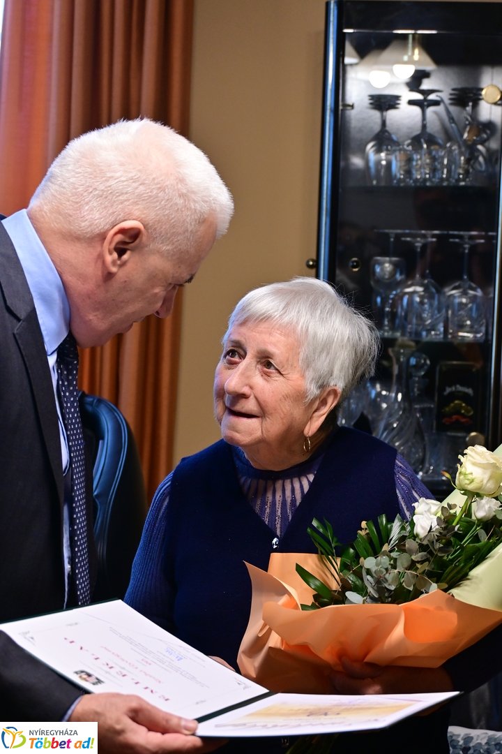 Szépkorú köszöntése - Szabó Györgyné