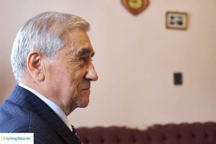 Szépkorú köszöntése - Szabó László