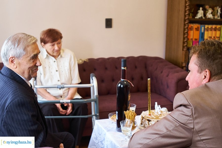 Szépkorú köszöntése - Szabó László