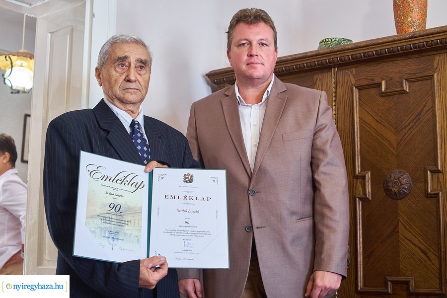 Szépkorú köszöntése - Szabó László