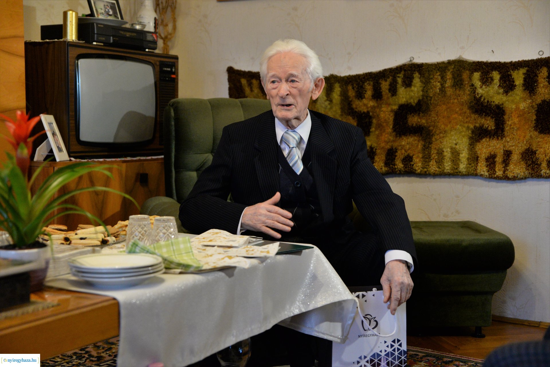 Szépkorú köszöntése - Takács Kálmán