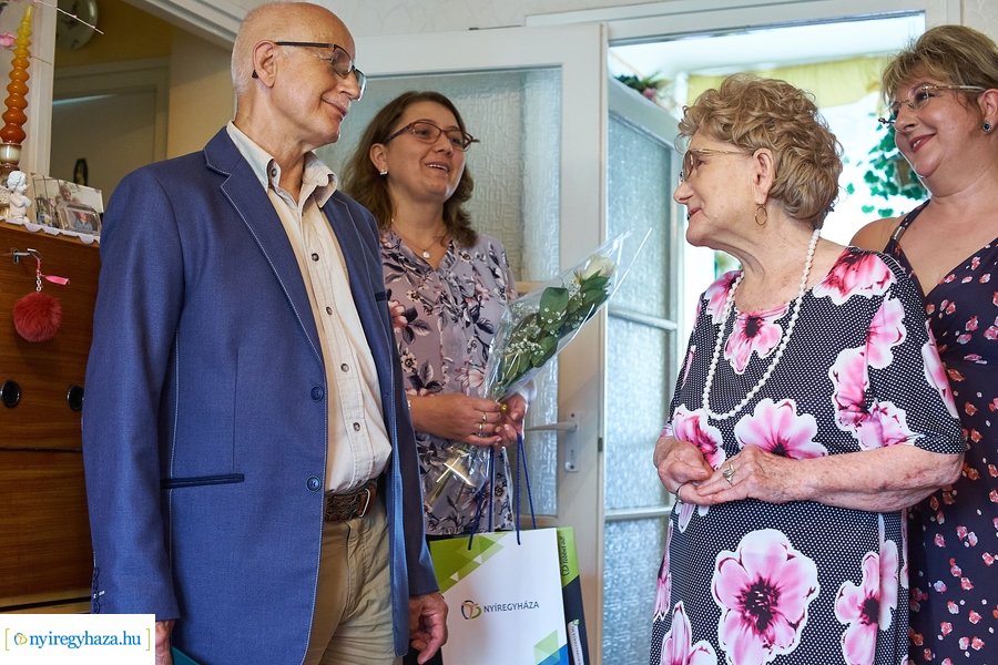 Szépkorú köszöntése Tóth Andrásné  20210622