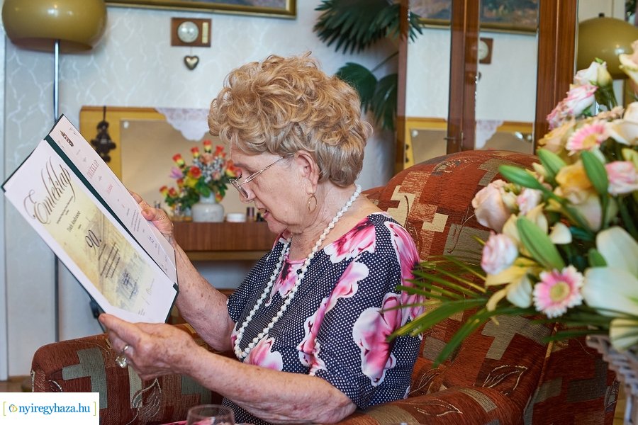 Szépkorú köszöntése Tóth Andrásné  20210622