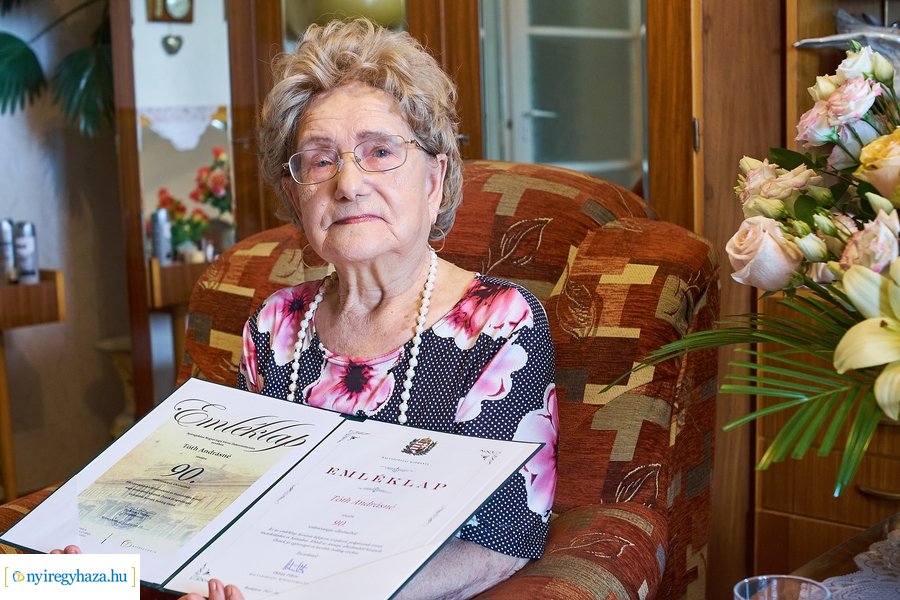 Szépkorú köszöntése Tóth Andrásné  20210622