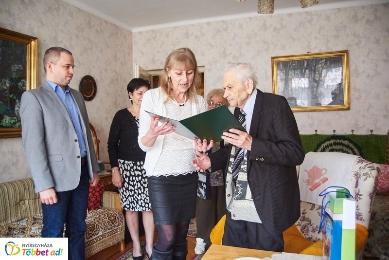 Szépkorú köszöntése - Tóth Imre