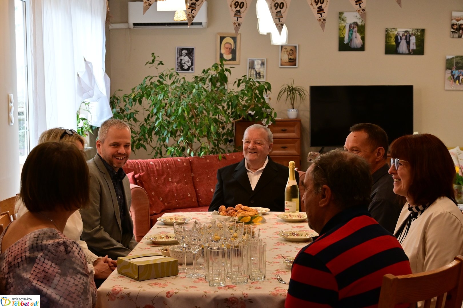 Szépkorú köszöntése - Vass György