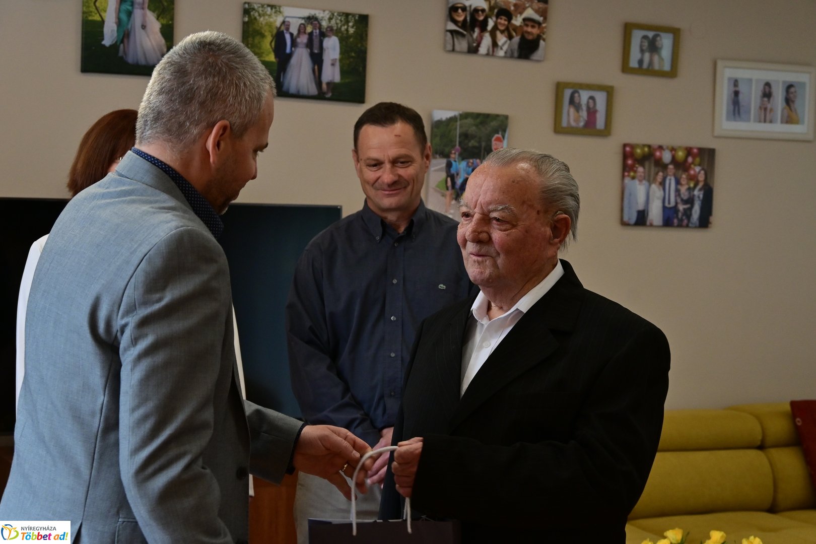 Szépkorú köszöntése - Vass György