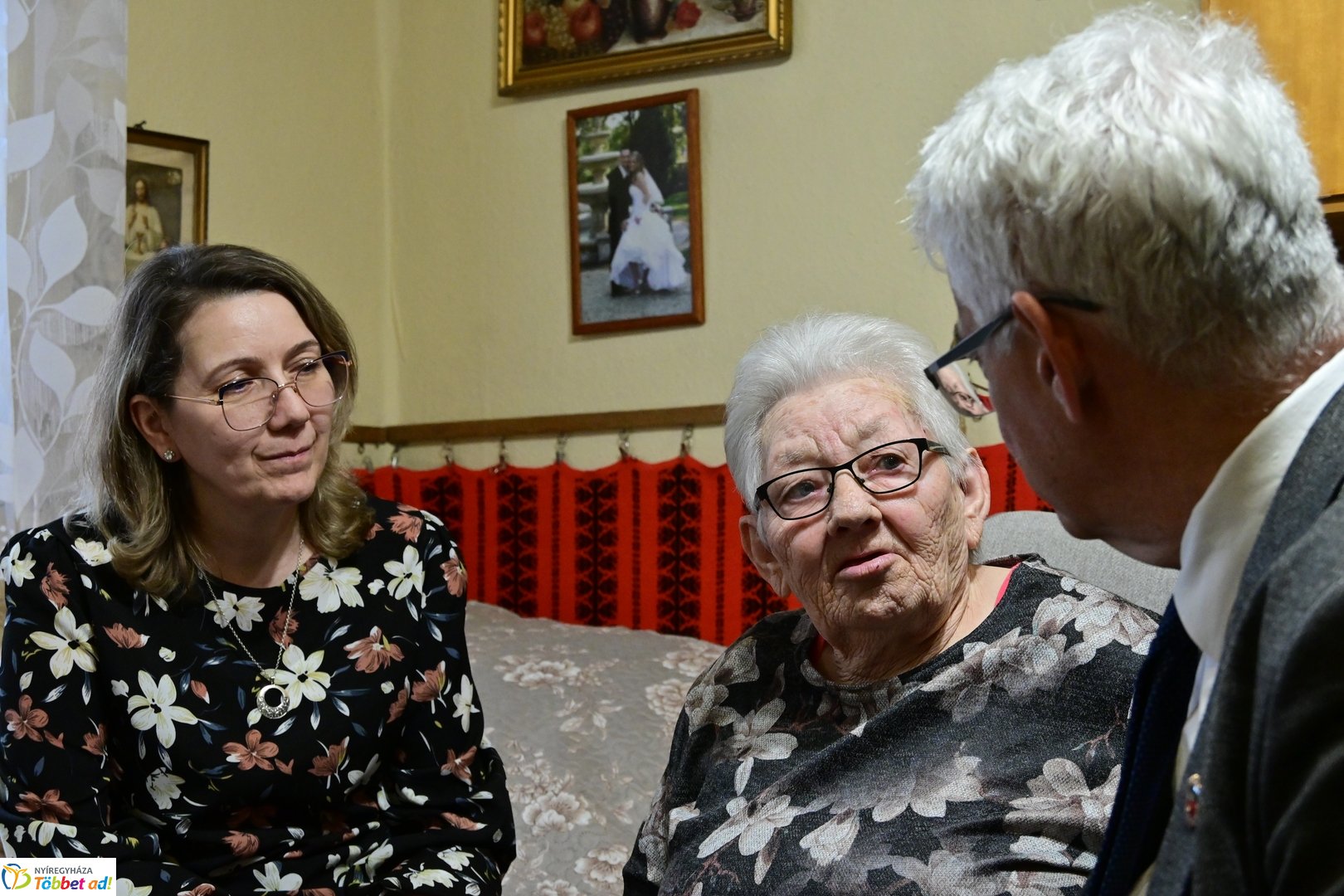 Szépkorú köszöntése - Zsadányi Györgyné