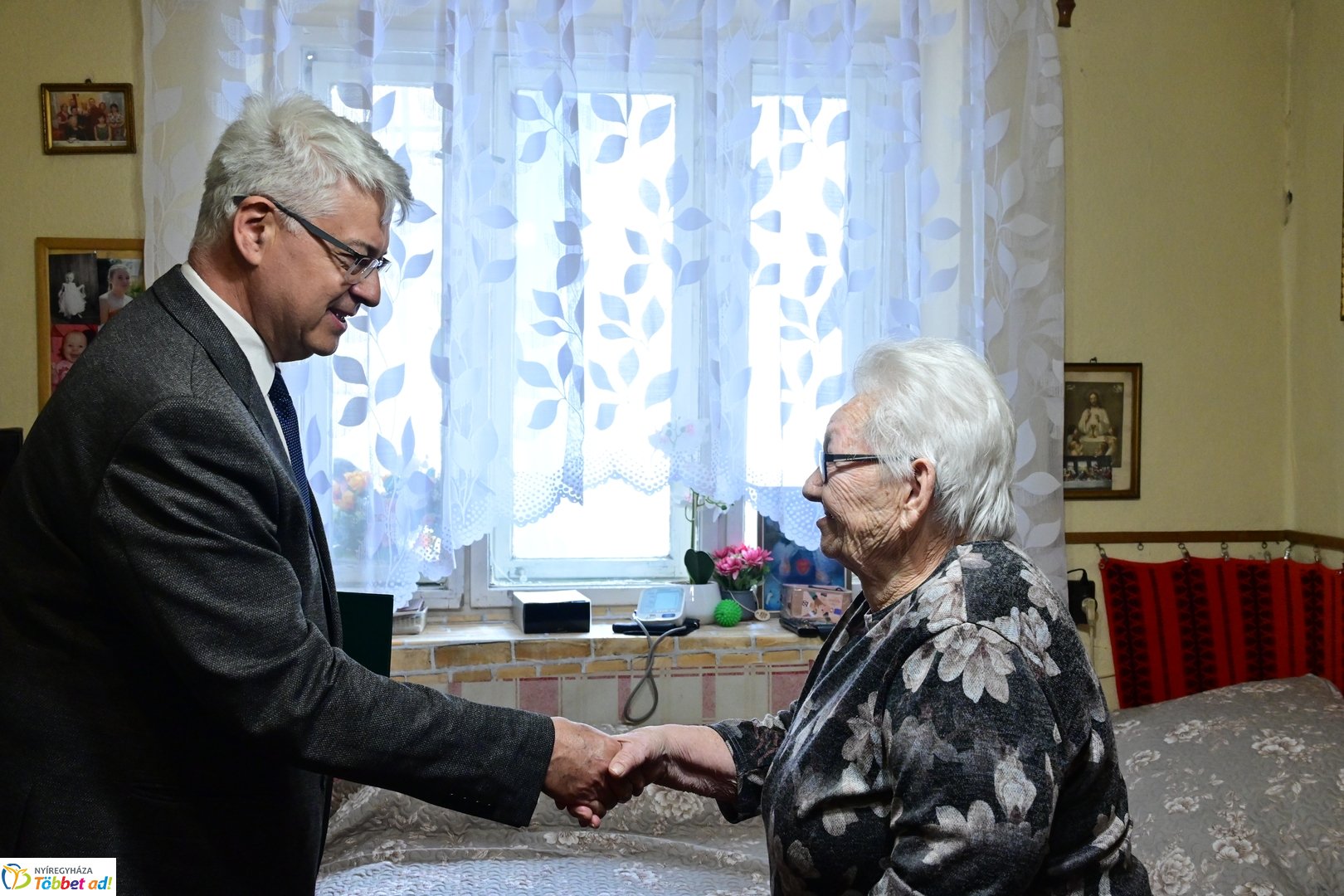 Szépkorú köszöntése - Zsadányi Györgyné