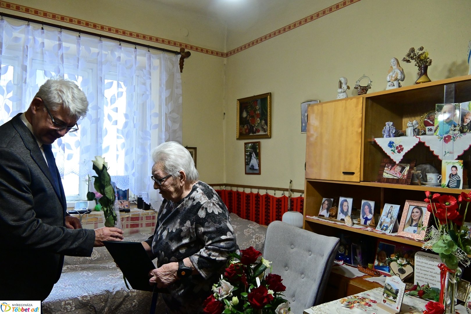 Szépkorú köszöntése - Zsadányi Györgyné