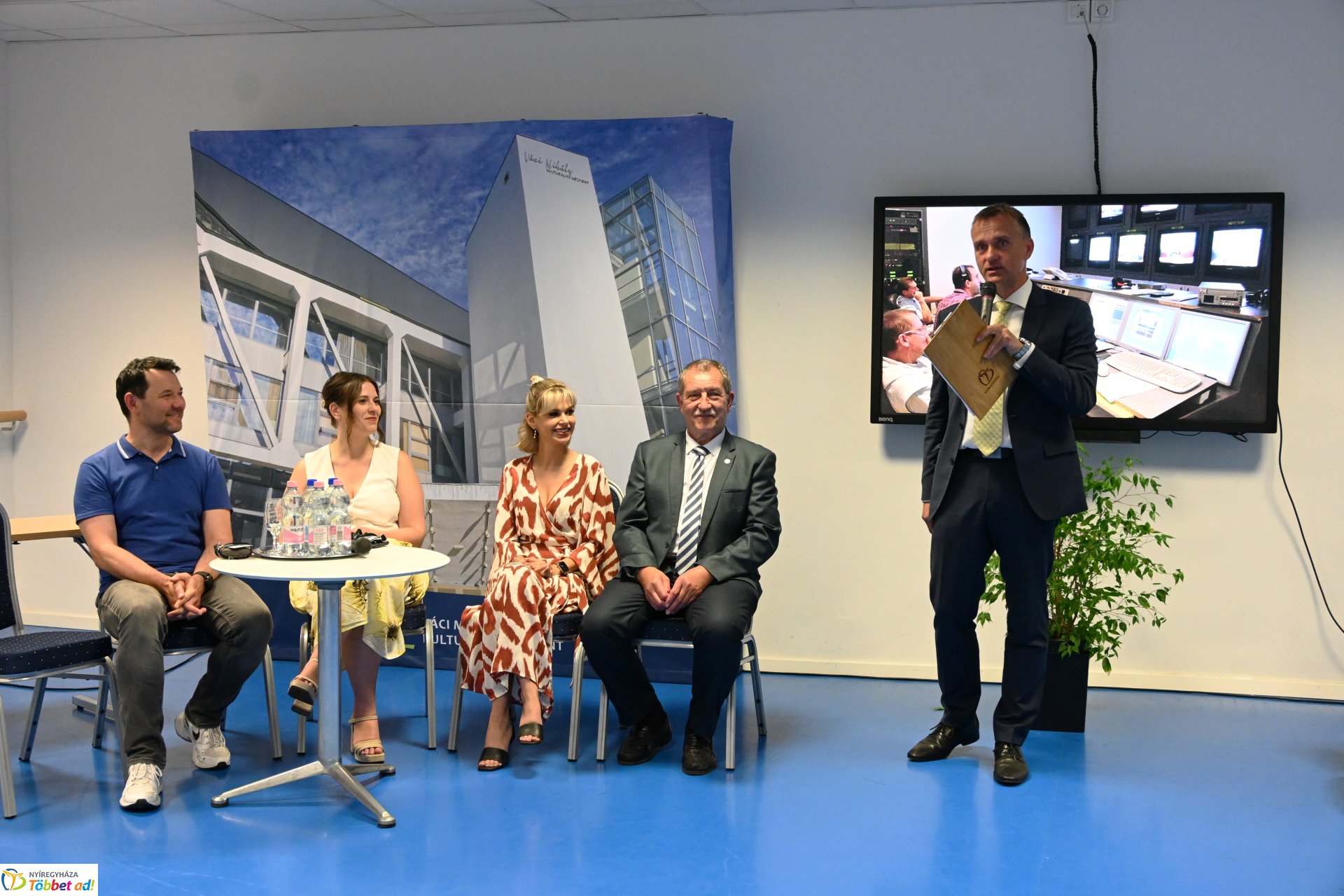 Szépkorúa Akadémiája- a Nyíregyházi Televízió munkatársainak kulisszatitkai