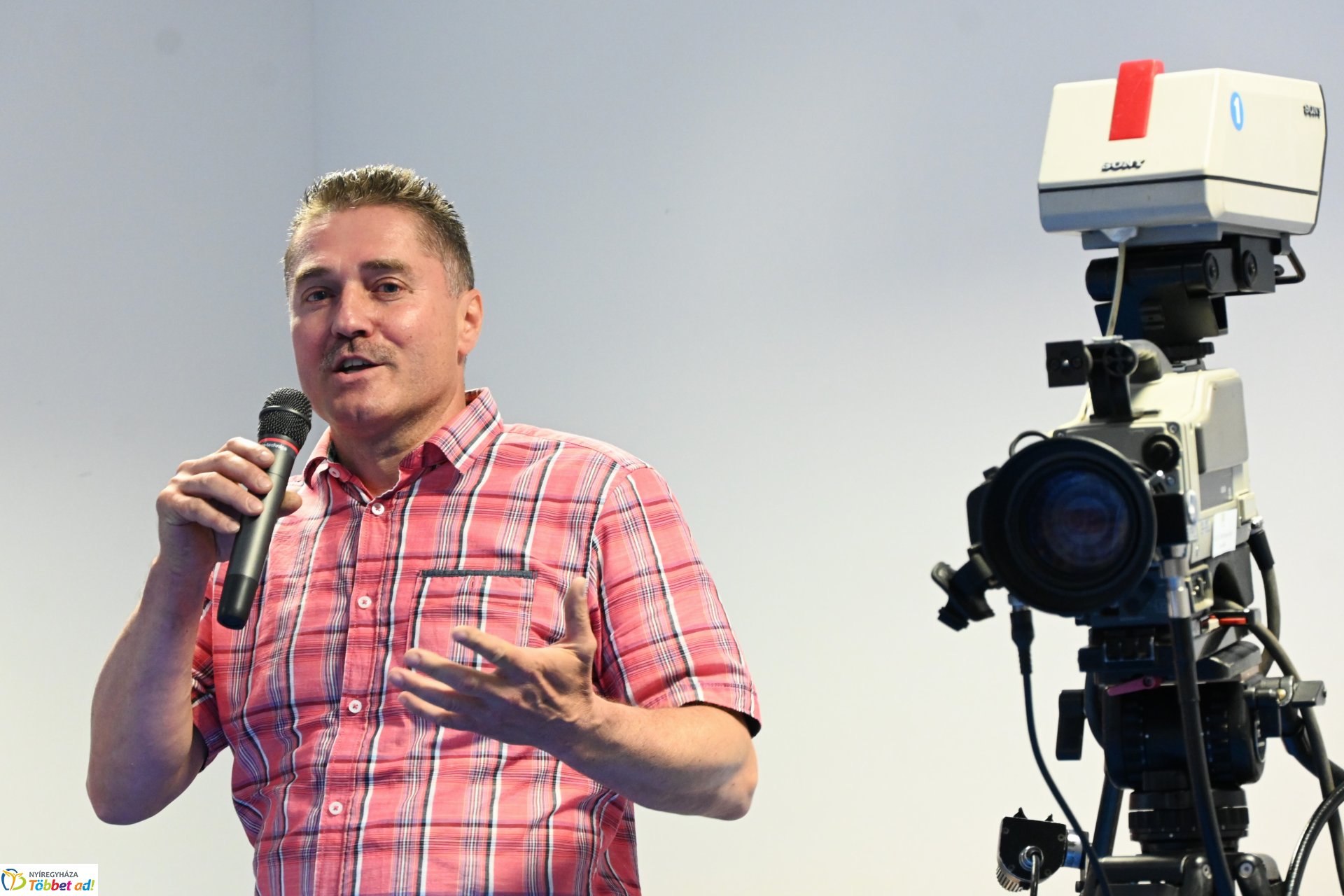 Szépkorúa Akadémiája- a Nyíregyházi Televízió munkatársainak kulisszatitkai