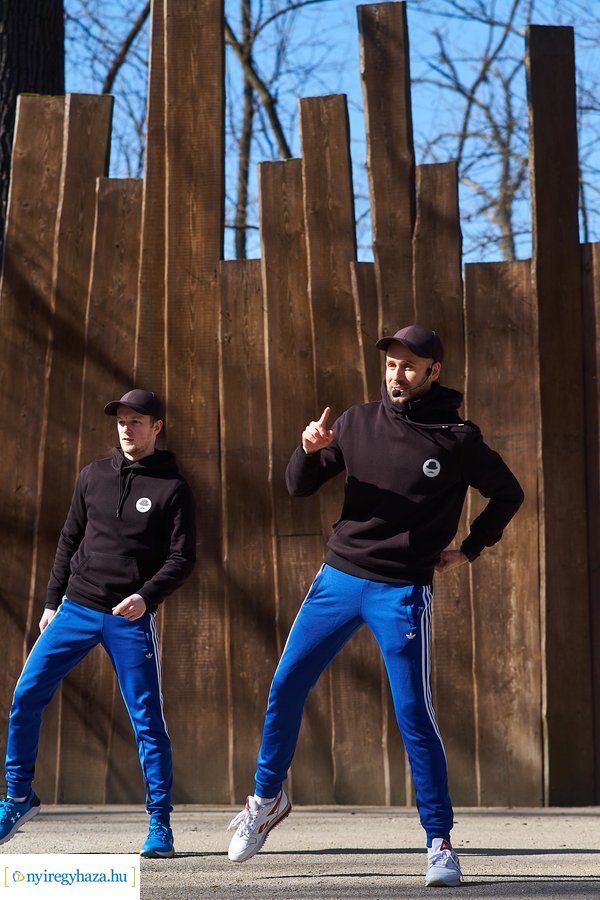 Szépkorúak első sétája az Erdei Tornapályán