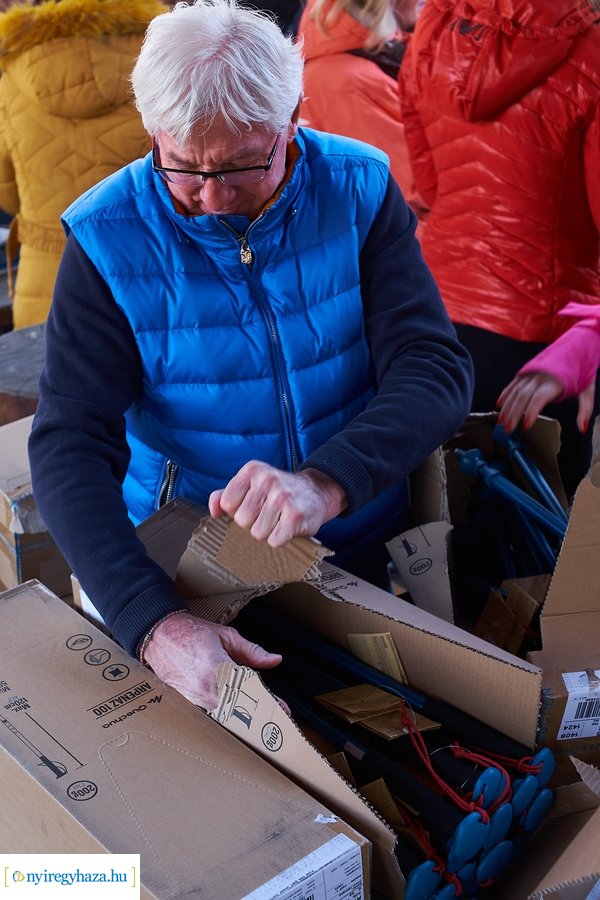 Szépkorúak első sétája az Erdei Tornapályán