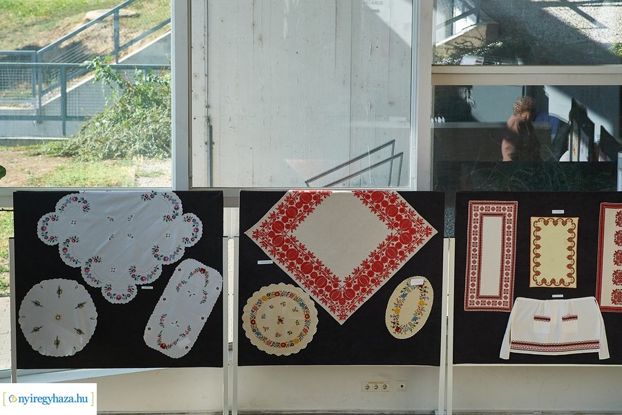 Szépkorúak kézimunka kiállítása 2021