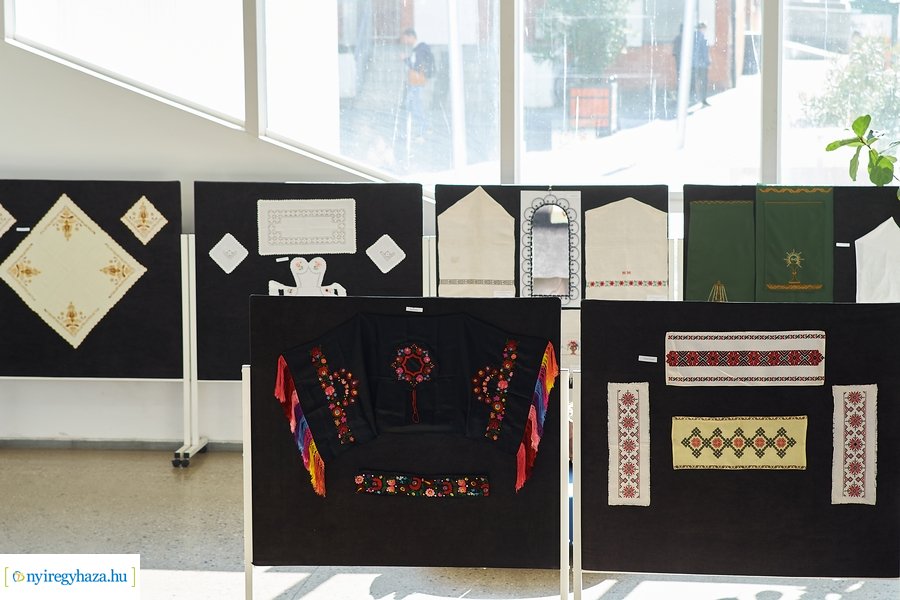 Szépkorúak kézimunka kiállítása 2021