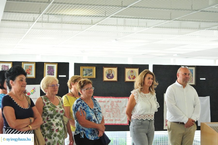 Szépkorúak kézimunka kiállítása 2023