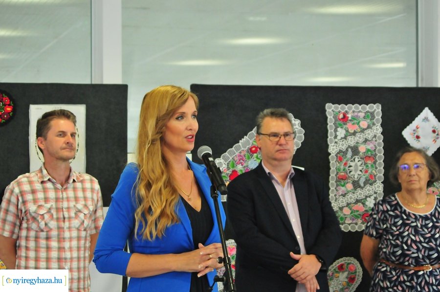 Szépkorúak kézimunka kiállítása 2023