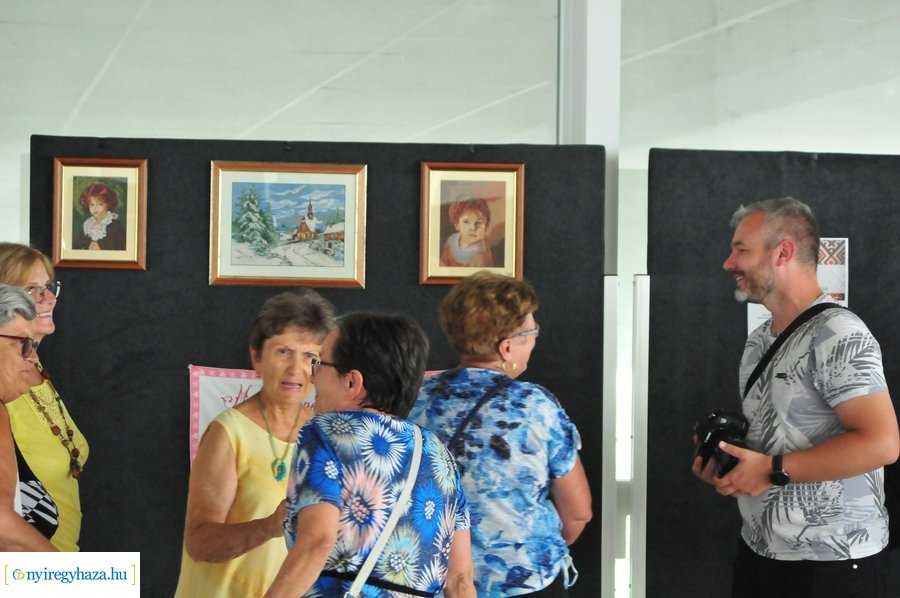 Szépkorúak kézimunka kiállítása 2023