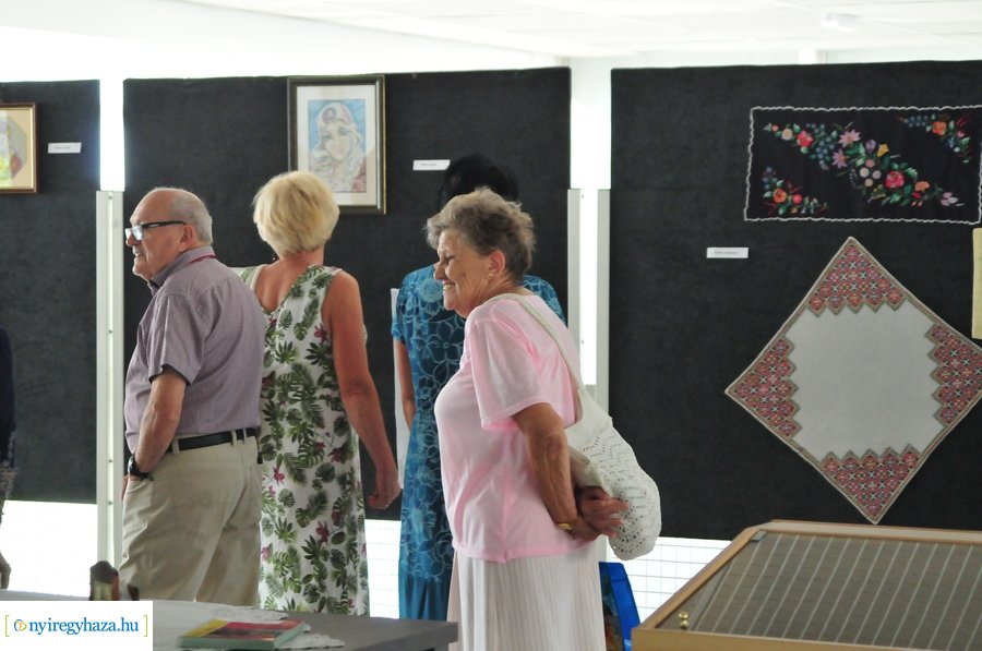 Szépkorúak kézimunka kiállítása 2023