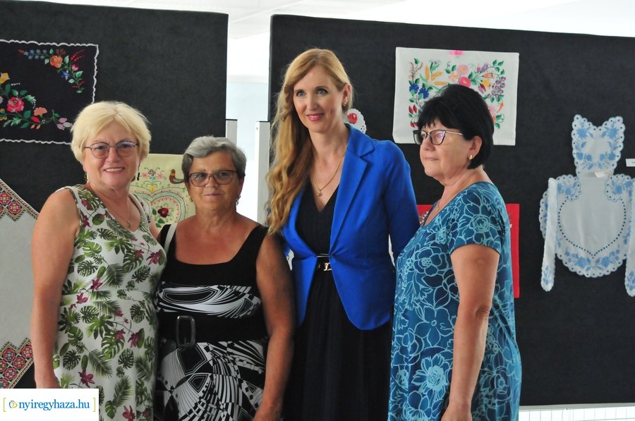 Szépkorúak kézimunka kiállítása 2023