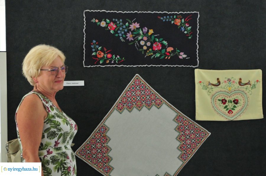 Szépkorúak kézimunka kiállítása 2023
