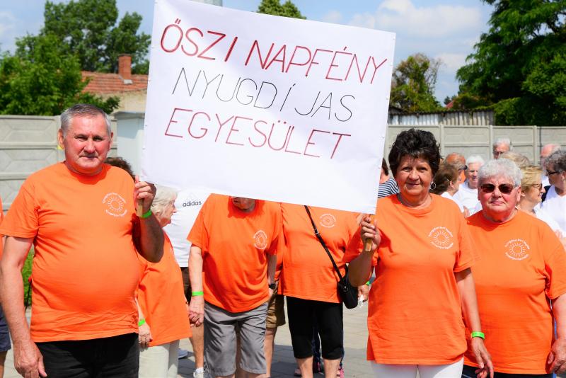 Szépkorúak sporttalálkozója - megnyitó
