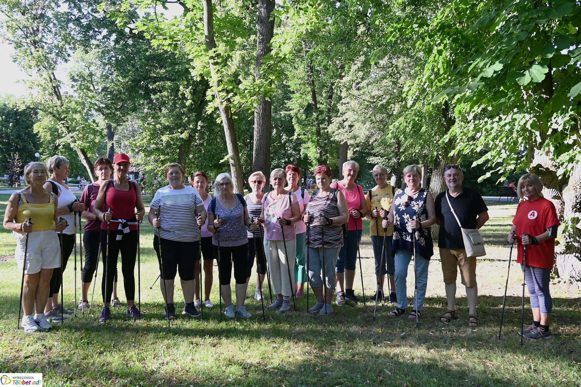 Szerdai nordic walking Sóstón, mely mindenki számára ingyenesen vehető igénybe