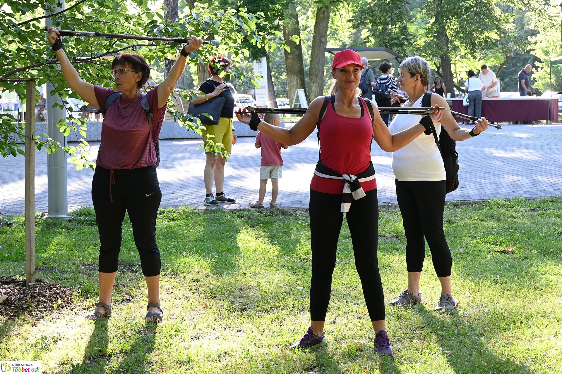 Szerdai nordic walking Sóstón, mely mindenki számára ingyenesen vehető igénybe