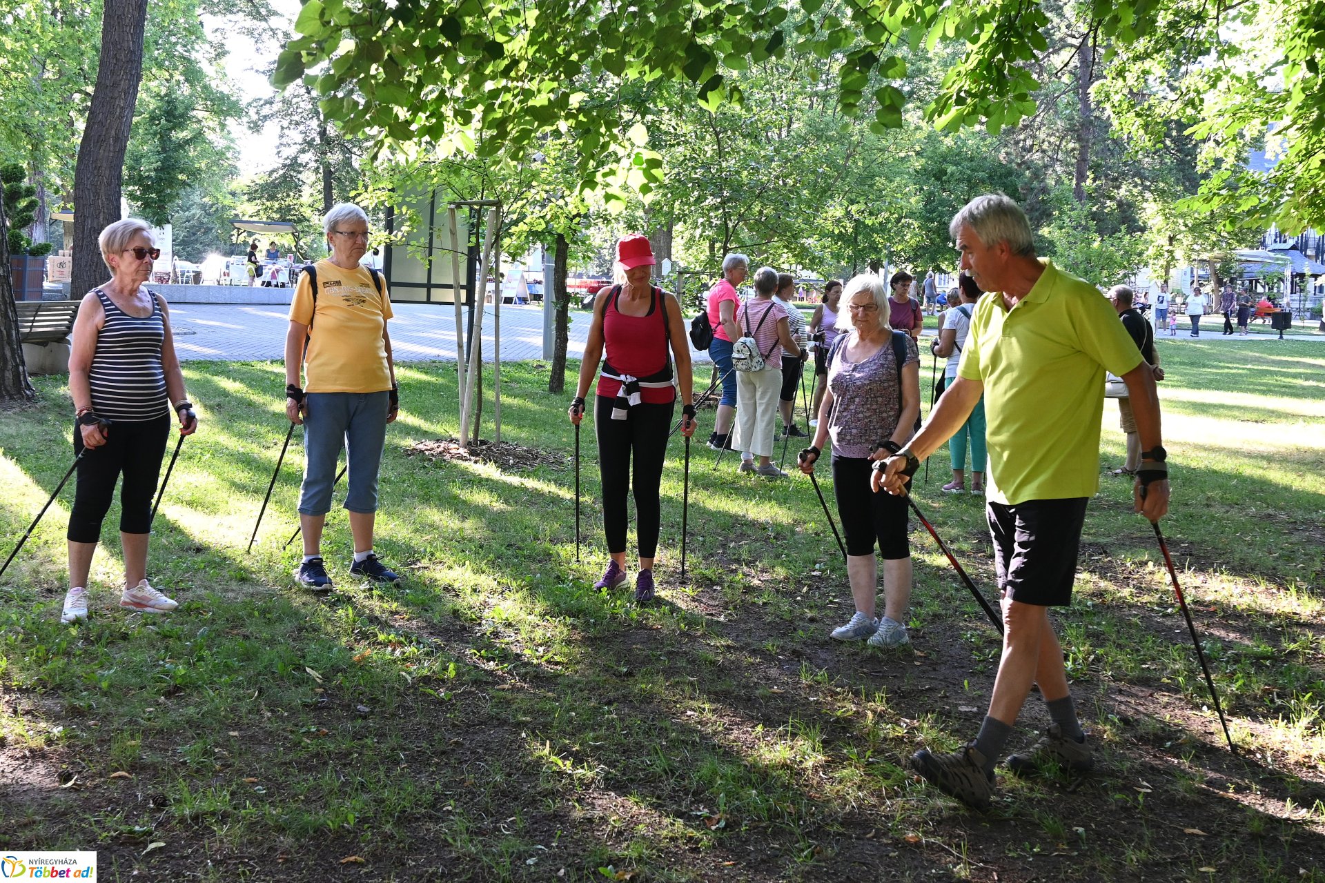 Szerdai nordic walking Sóstón, mely mindenki számára ingyenesen vehető igénybe
