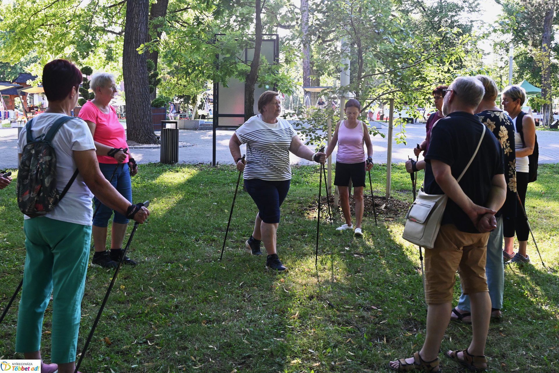Szerdai nordic walking Sóstón, mely mindenki számára ingyenesen vehető igénybe