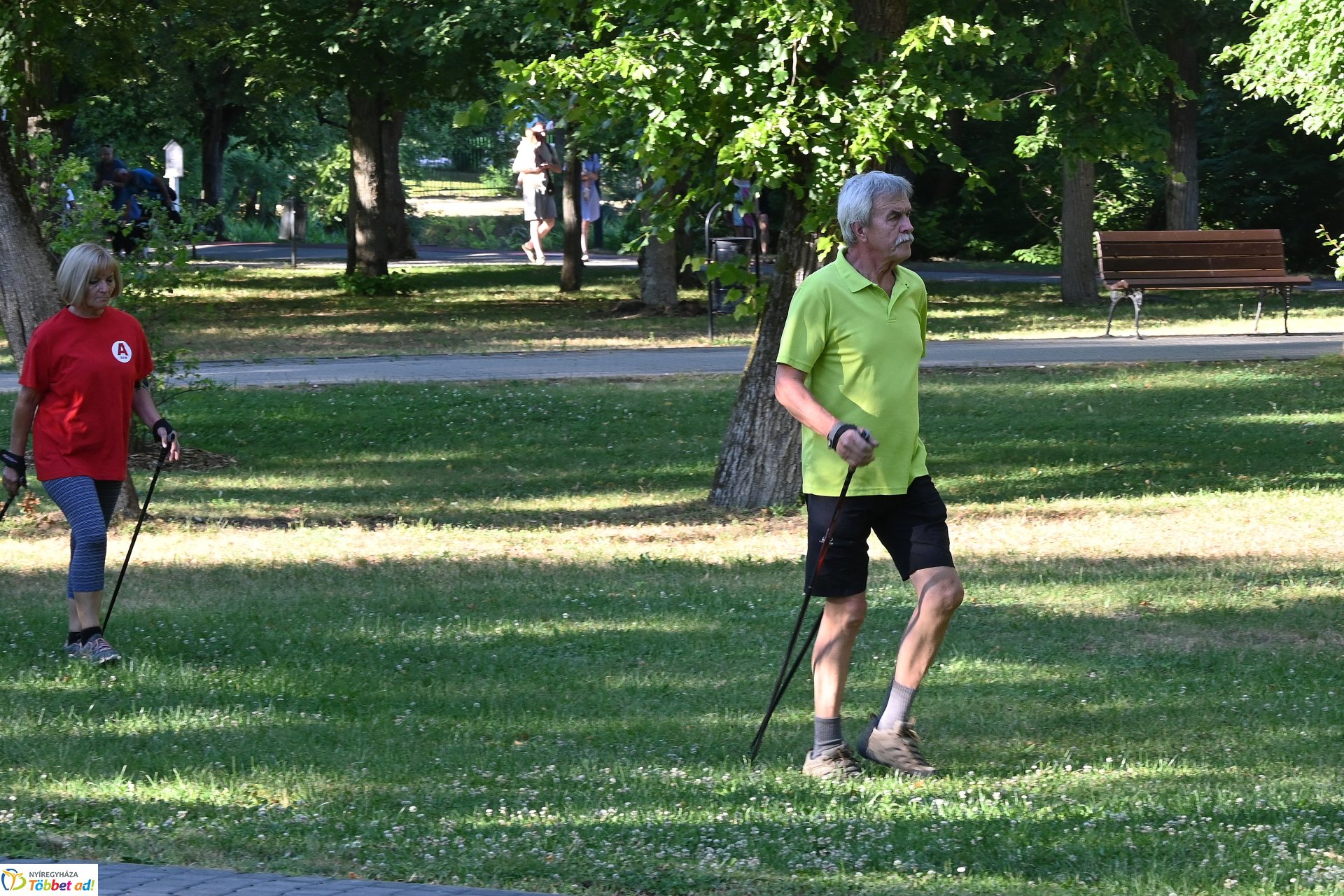 Szerdai nordic walking Sóstón, mely mindenki számára ingyenesen vehető igénybe