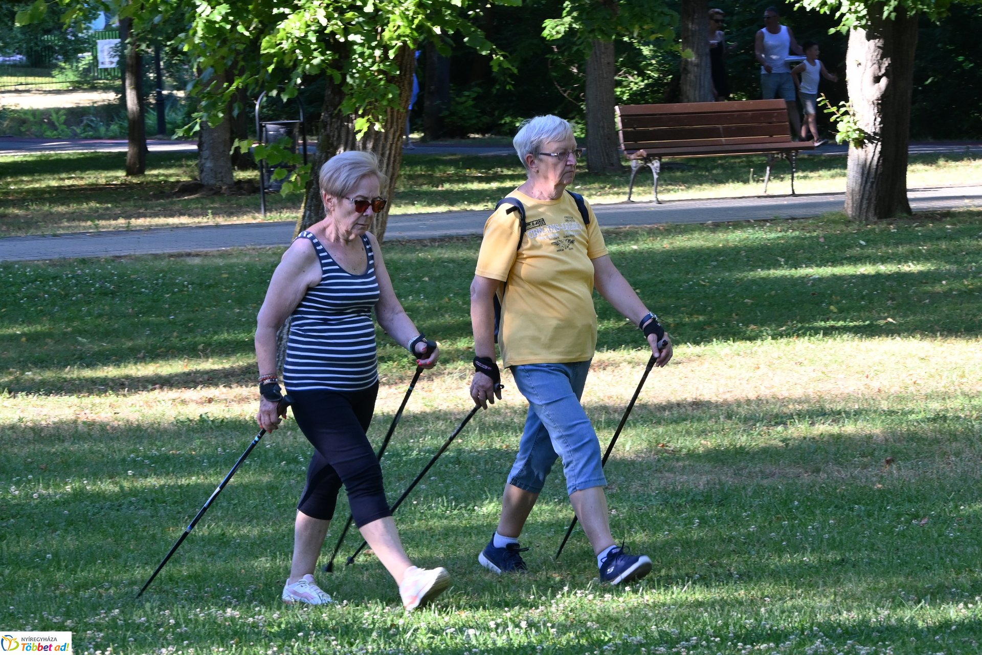 Szerdai nordic walking Sóstón, mely mindenki számára ingyenesen vehető igénybe