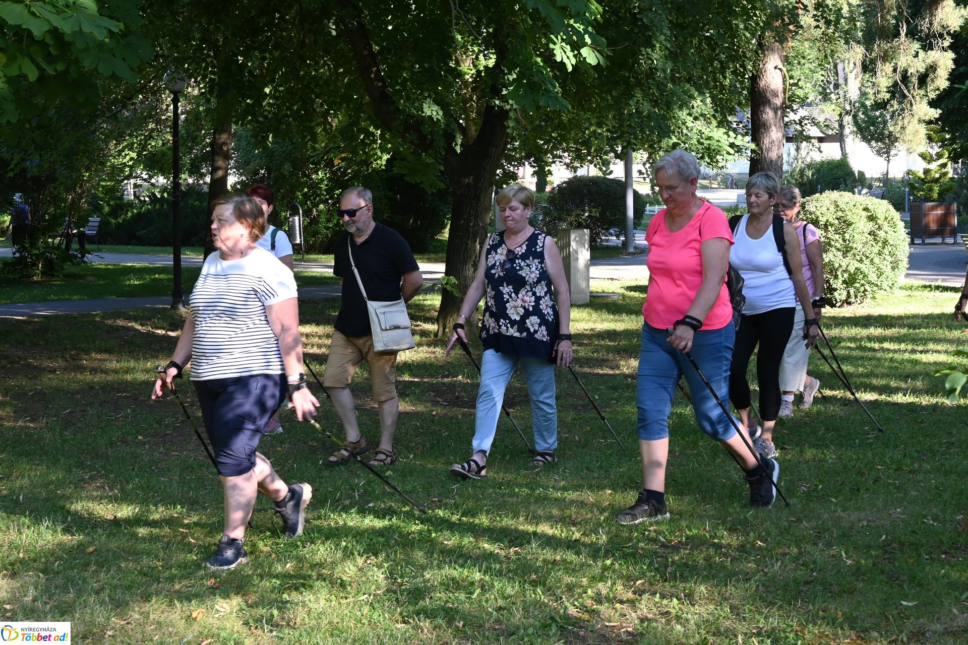 Szerdai nordic walking Sóstón, mely mindenki számára ingyenesen vehető igénybe