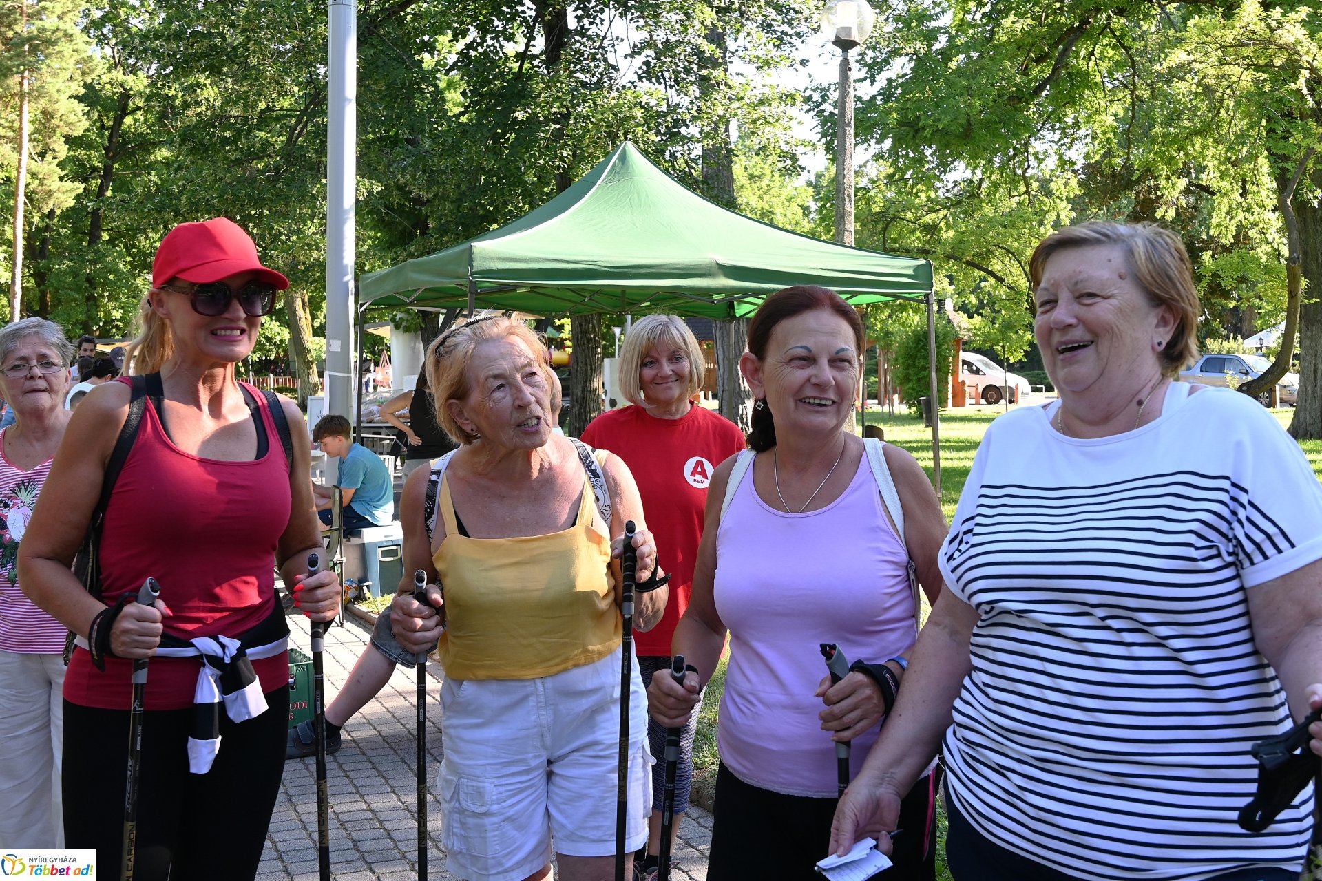 Szerdai nordic walking Sóstón, mely mindenki számára ingyenesen vehető igénybe