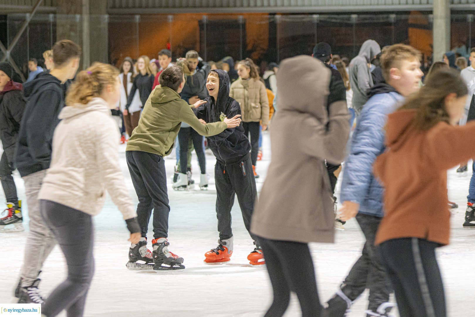 Szezonnyitó ICE Party a  Városi Jégpályán!