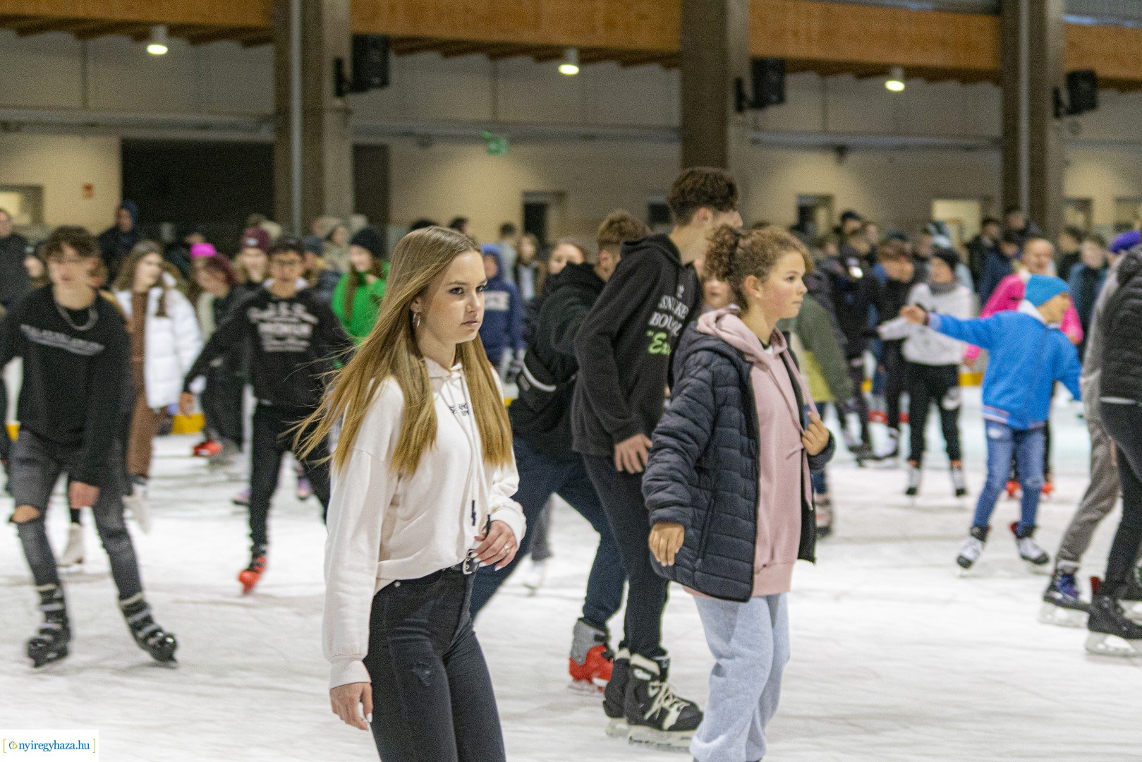 Szezonnyitó ICE Party a  Városi Jégpályán!