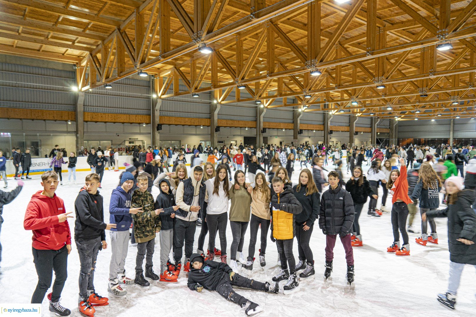 Szezonnyitó ICE Party a  Városi Jégpályán!