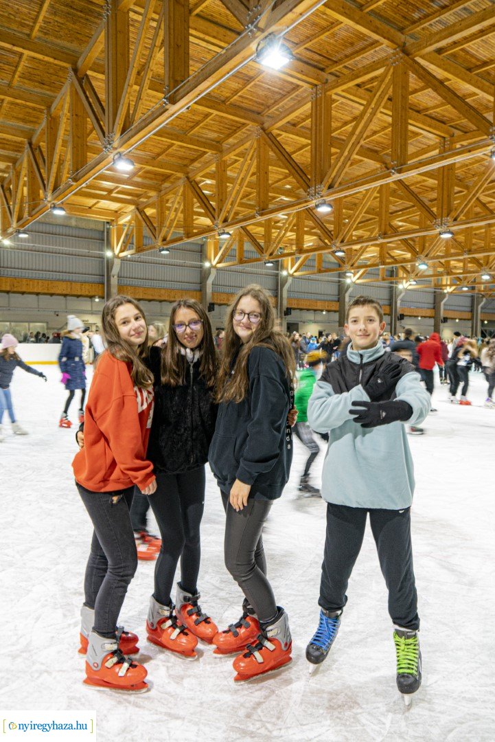 Szezonnyitó ICE Party a  Városi Jégpályán!