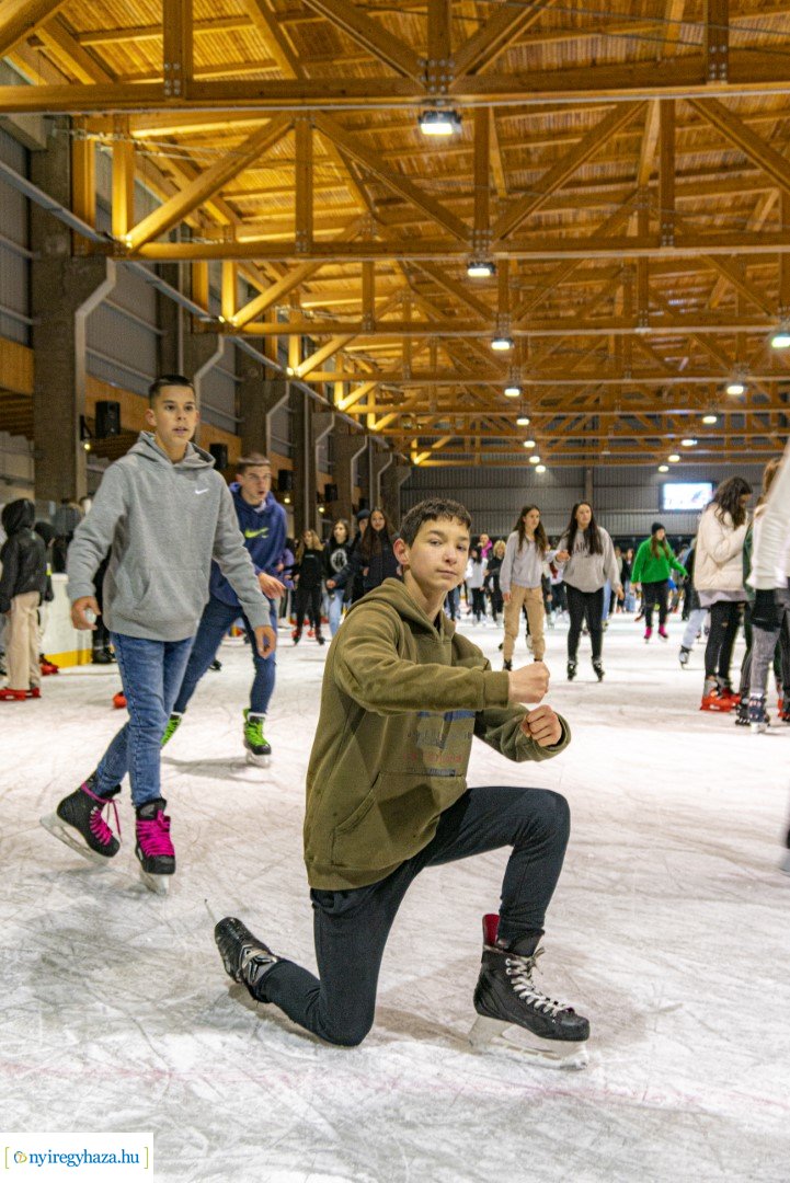 Szezonnyitó ICE Party a  Városi Jégpályán!