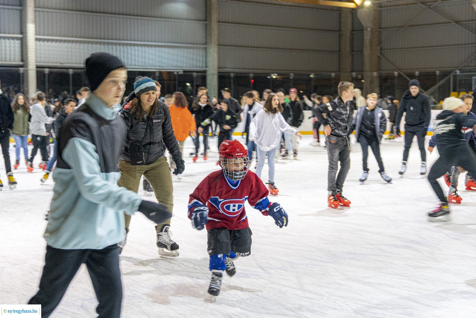 Szezonnyitó ICE Party a  Városi Jégpályán!