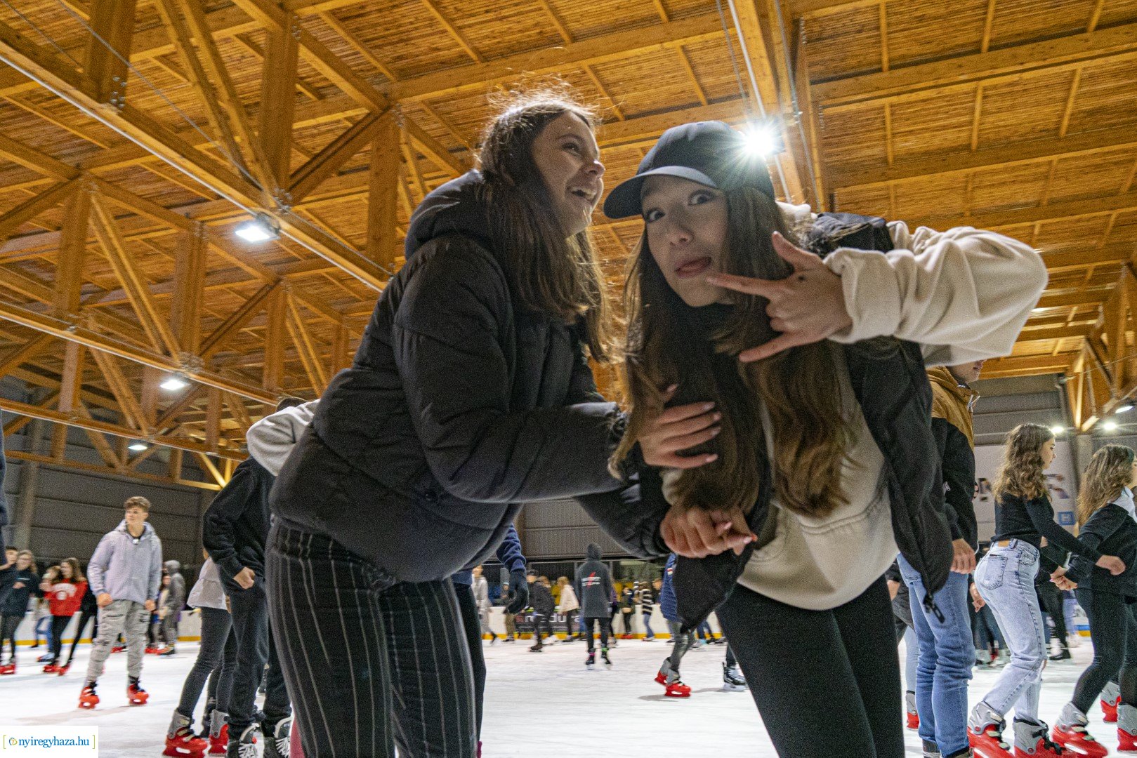 Szezonnyitó ICE Party a  Városi Jégpályán!