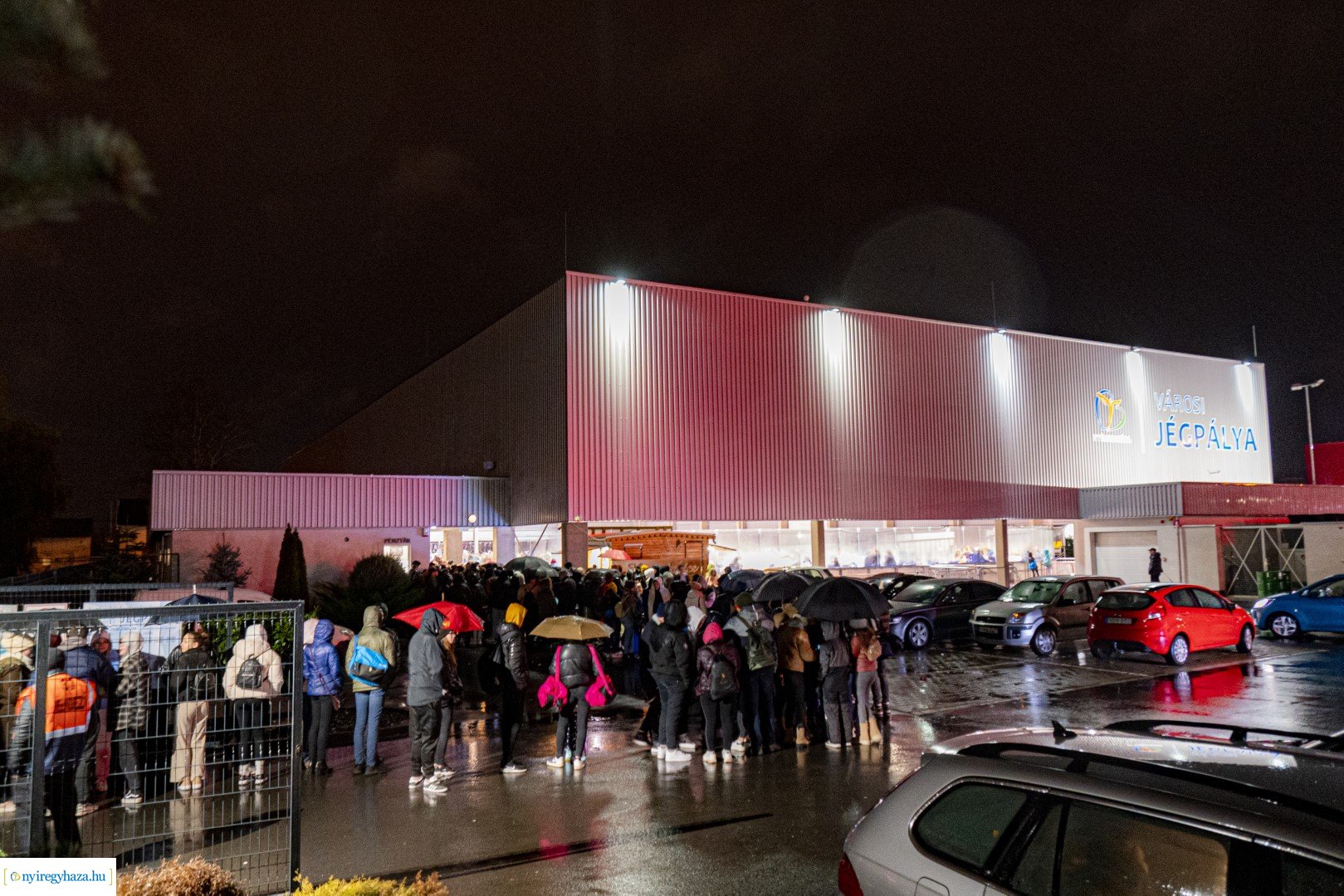 Szezonnyitó ICE Party a  Városi Jégpályán!