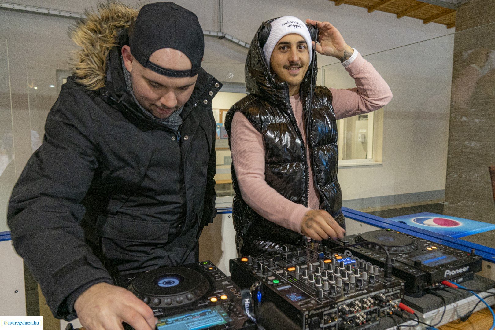 Szezonnyitó ICE Party a  Városi Jégpályán!